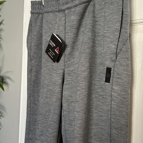 Reebok training supply knit joggers NWT L - Picture 3 of 8